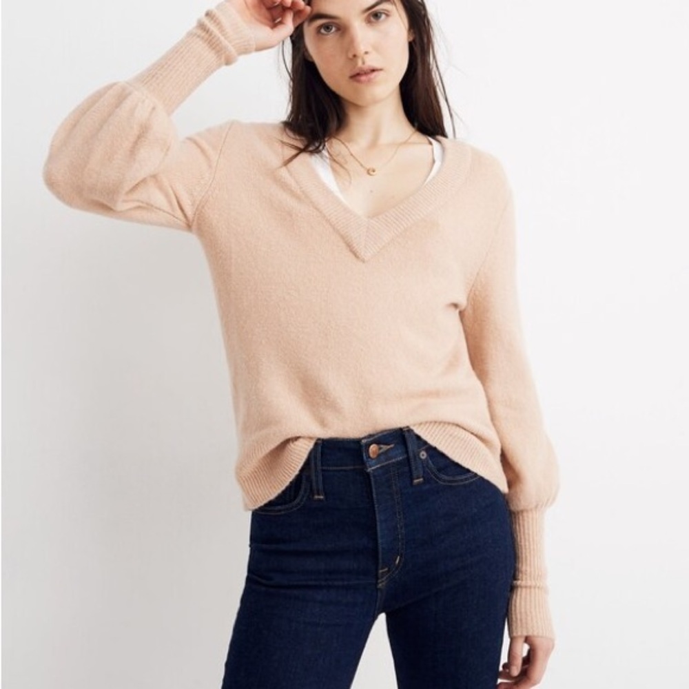 Madewell Dashwood V-Neck Sweater in Coziest Yarn Dusty Shell Size XS